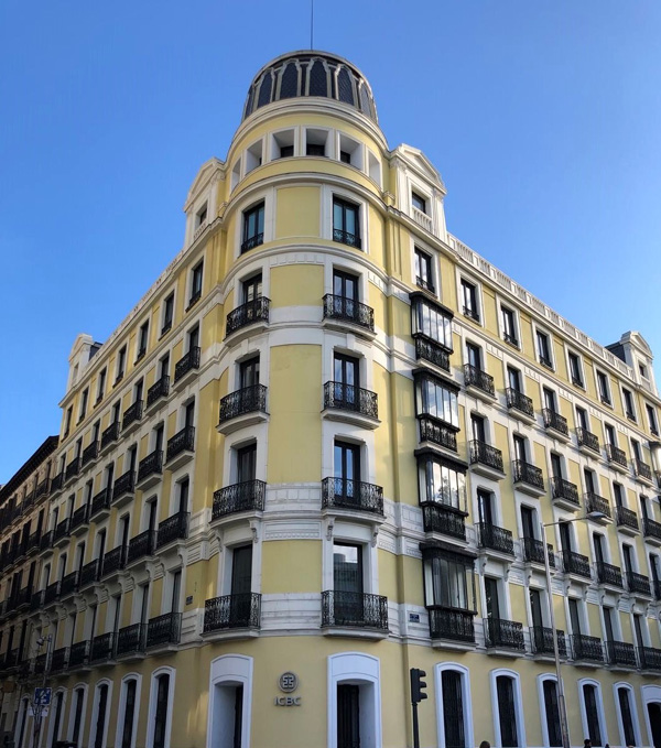 马德里分行办公大楼1.jpg