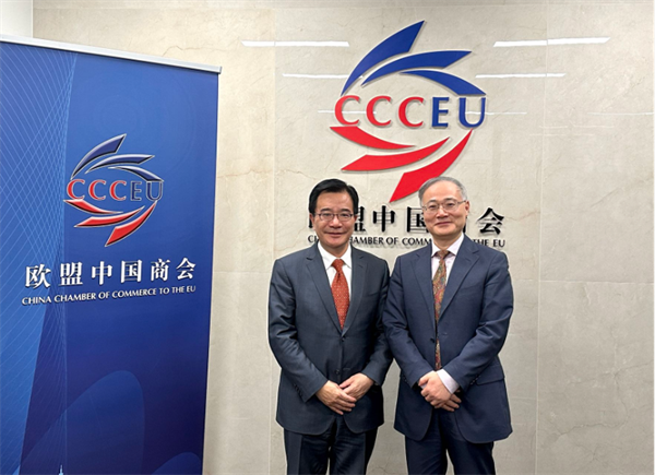 方东葵秘书长与中国南海研究院院长王胜会谈1.png