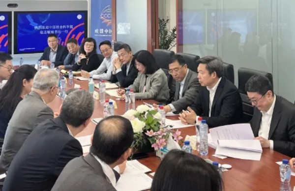 中国社会科学院赵志敏秘书长率团访问欧盟中国商会并举行在欧中企调研会1.jpg