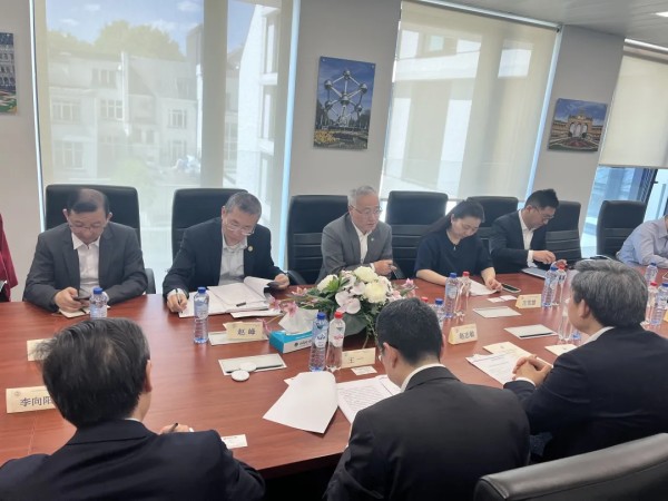 中国社会科学院赵志敏秘书长率团访问欧盟中国商会并举行在欧中企调研会2.jpg