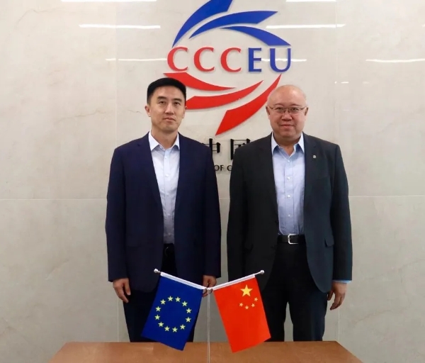 我驻欧盟使团新任公使索鹏首访商会1_副本.jpg