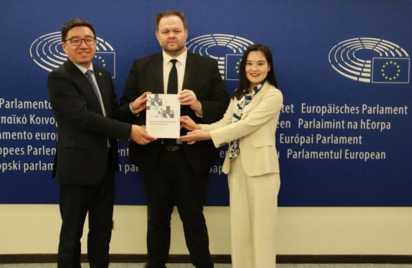 1765174948502055107.jpg 商会汽车工作组与欧盟三大机构高层代表展开系列会谈2.jpg