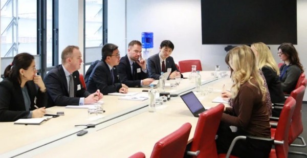 1765174971465076939.jpg 商会汽车工作组与欧盟三大机构高层代表展开系列会谈3.jpg