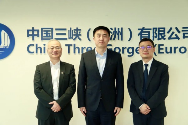 1774575142219016055.jpg 索鹏公使在卢森堡调研在卢中资金融机构及商会副会长单位三峡欧洲3.jpg