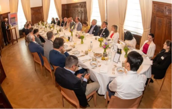商会及汽车工作组参加欧中贸协午餐会 与欧委会贸易委员内阁交流4.png